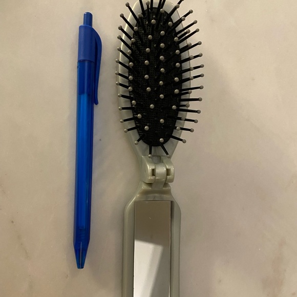 4/$20 NWT AVON Advance Techniques Folding Hairbrush Travel Hairbrush Beauty Tool - Picture 4 of 11